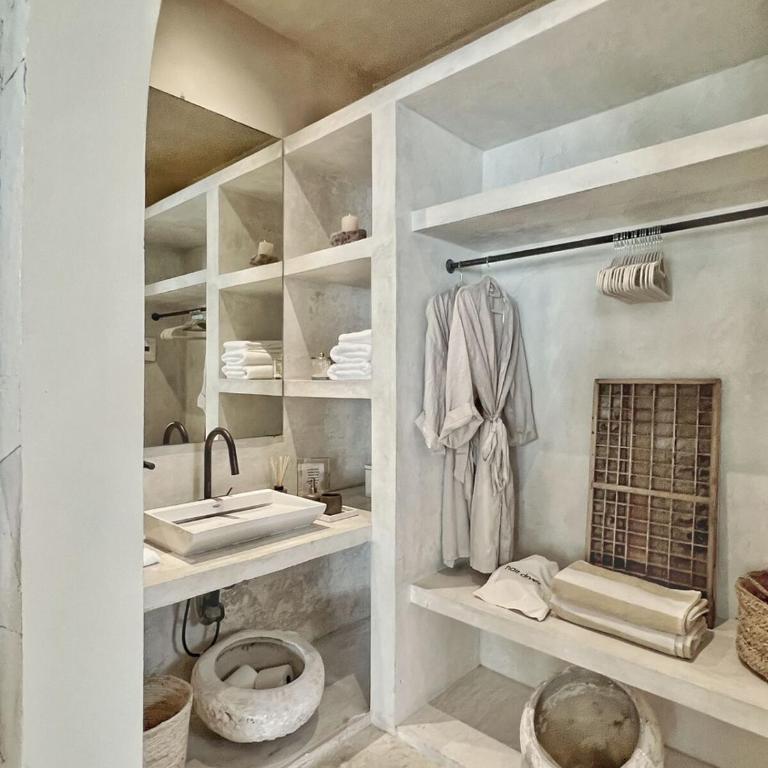 Villa Oasis Heated Private Pool Daily Housekeeping Prime location - Villa - 38