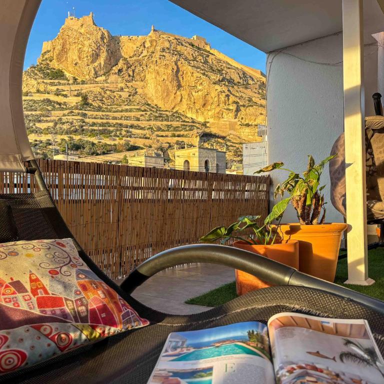 LA TERRAZA. VISTAS AL CASTILLO A 1 MIN. DE LA PLAYA - Three-Bedroom Apartment - 8