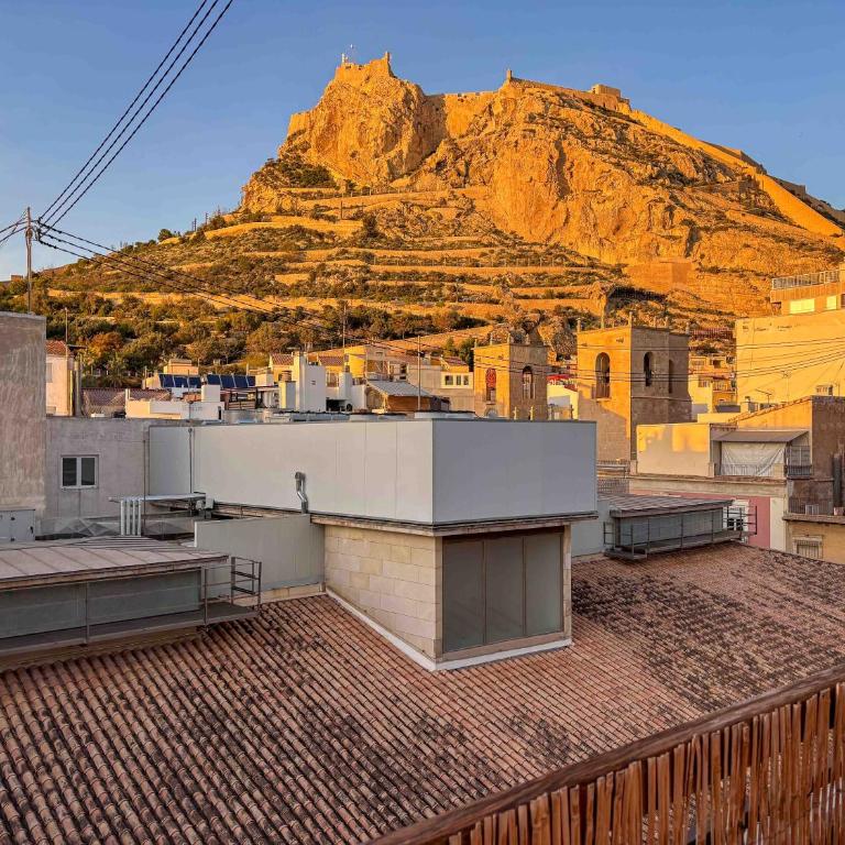 LA TERRAZA. VISTAS AL CASTILLO A 1 MIN. DE LA PLAYA - Three-Bedroom Apartment - 58