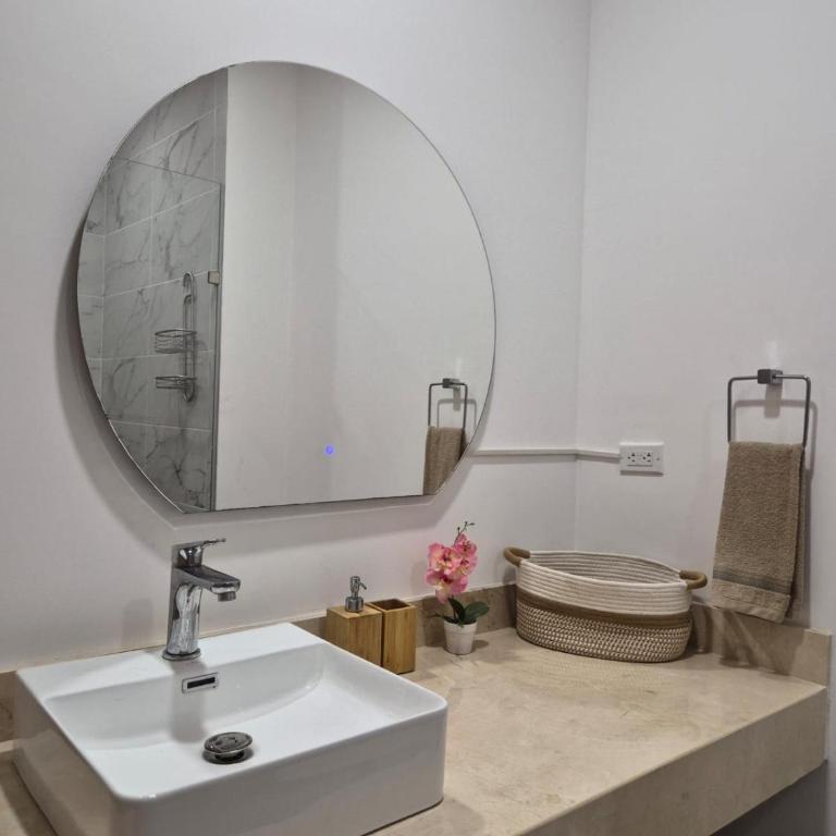 Moderno Estudio - 2 min de Playa & Piscina - Apartamento de 1 dormitorio - 8