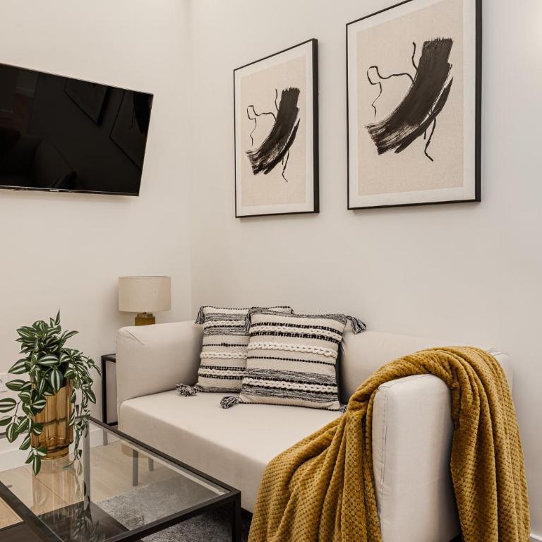 Queen's Chueca Boutique IV - Alojamiento corta estancia - Three-Bedroom Apartment - 13