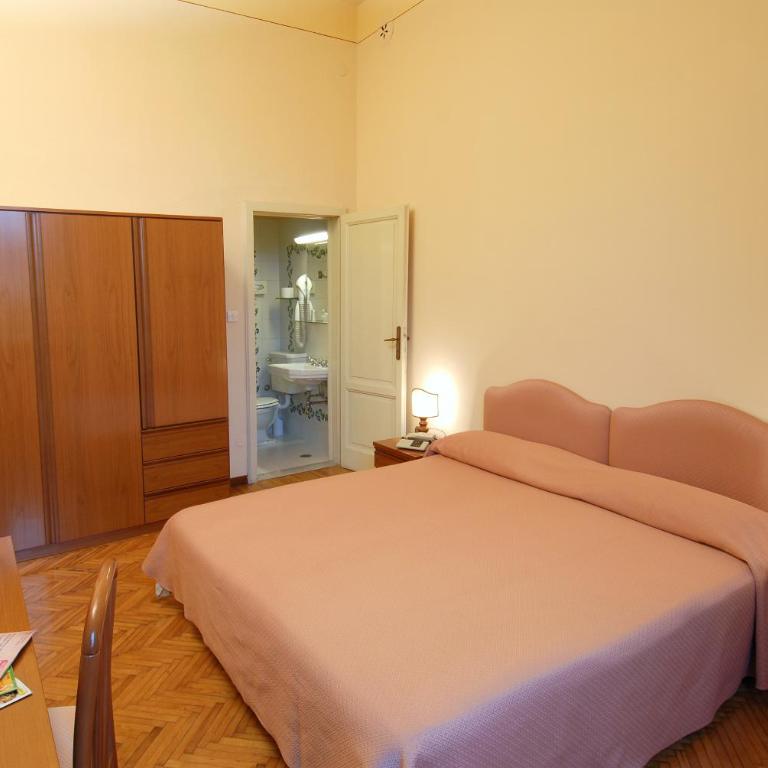 Hotel Reale - Classic Familienzimmer - 7