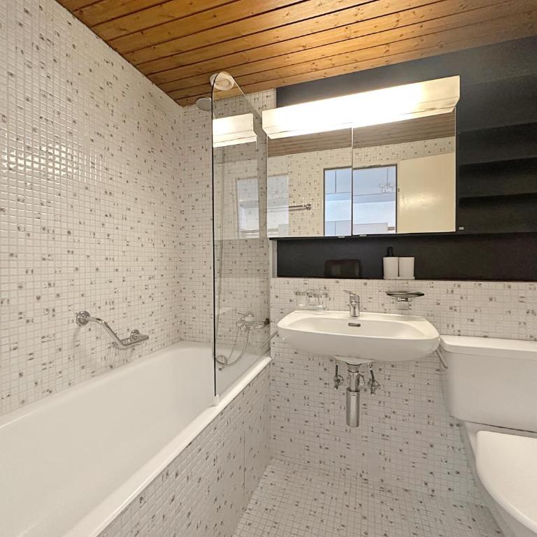 Alpine Club Retreat, Central Studio, Pool and View - Studio - Vue sur Montagne - 7