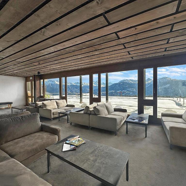 Alpine Club Retreat, Central Studio, Pool and View - Studio - Vue sur Montagne - 13