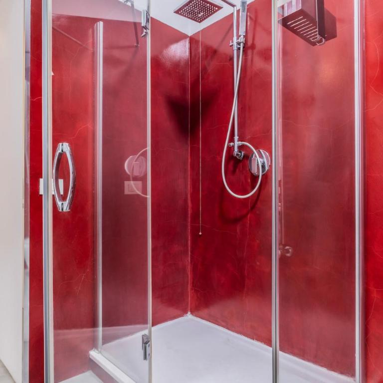 M25 - Garage Loft - Appartamento con 2 Camere da Letto - 40