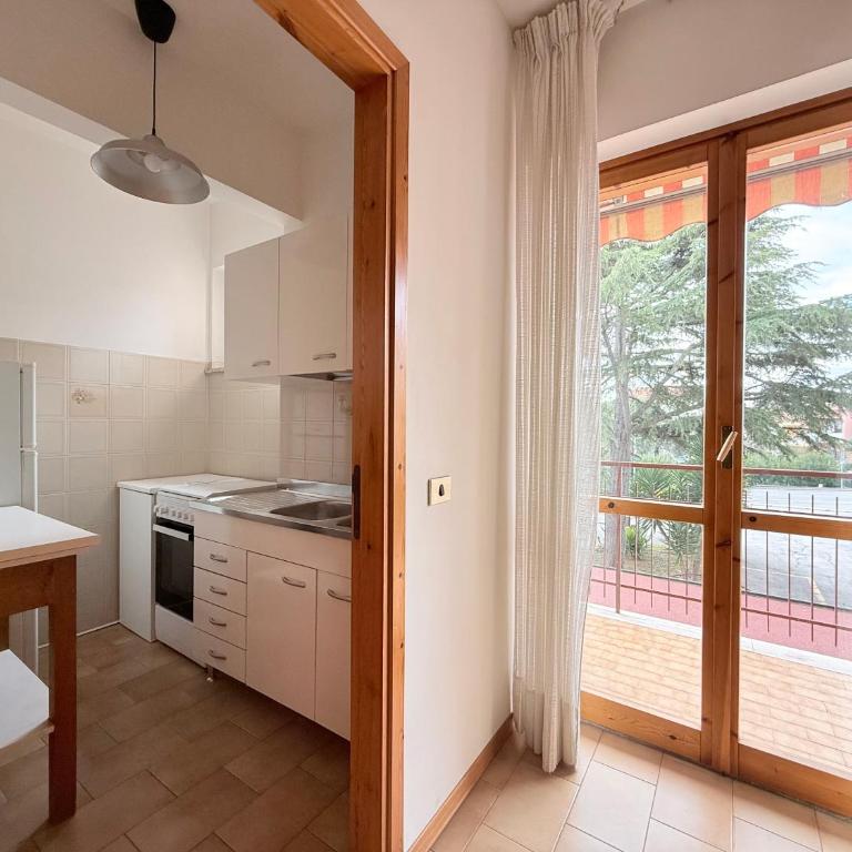 M451 - Marcelli, luminoso quadrilocale con posto auto - Three-Bedroom Apartment - 11