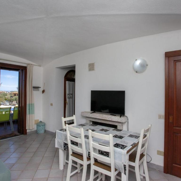 HH San Teodoro vista Mare - Four-Bedroom Vacation Home - 2
