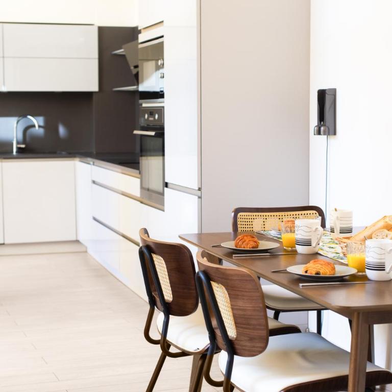 JARDIN DES MUSES - 2 PIECES - PARKING Carré d'or Menton - One-Bedroom Apartment - 2