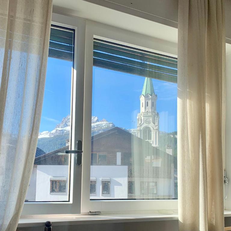 Apartment in the Center of Cortina - Appartamento Standard con 4 Camere da Letto - 2