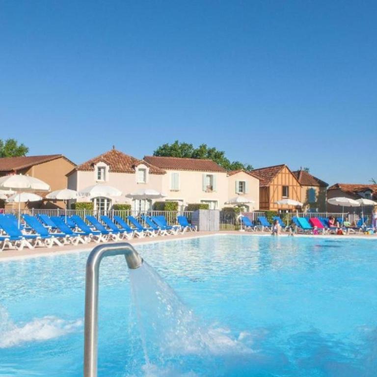 Maison 3 chambres - 6-8 personnes - piscine chauffée - jacuzzi - internet - parking - Idéal familles & pros - Casa Vacacional de 3 dormitorios - 6