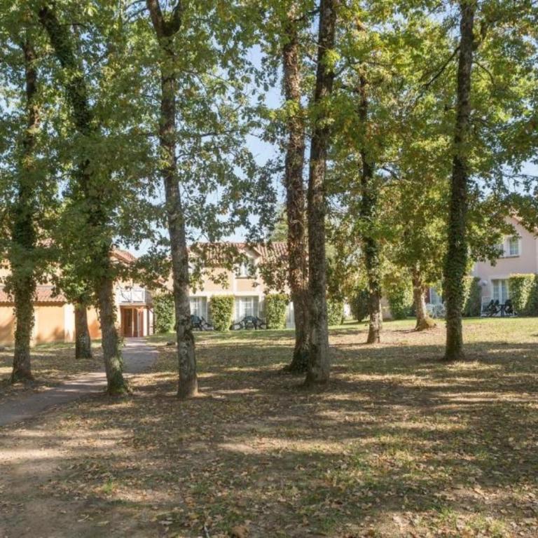 Maison 3 chambres - 6-8 personnes - piscine chauffée - jacuzzi - internet - parking - Idéal familles & pros - Casa Vacacional de 3 dormitorios - 28