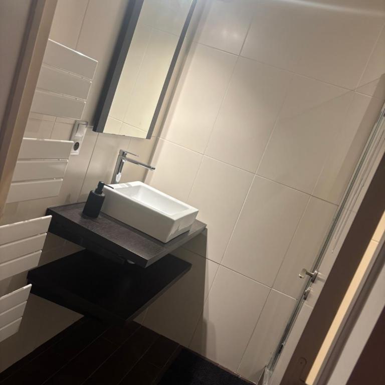 Le Cocon Nîmois - One-Bedroom Apartment - 7