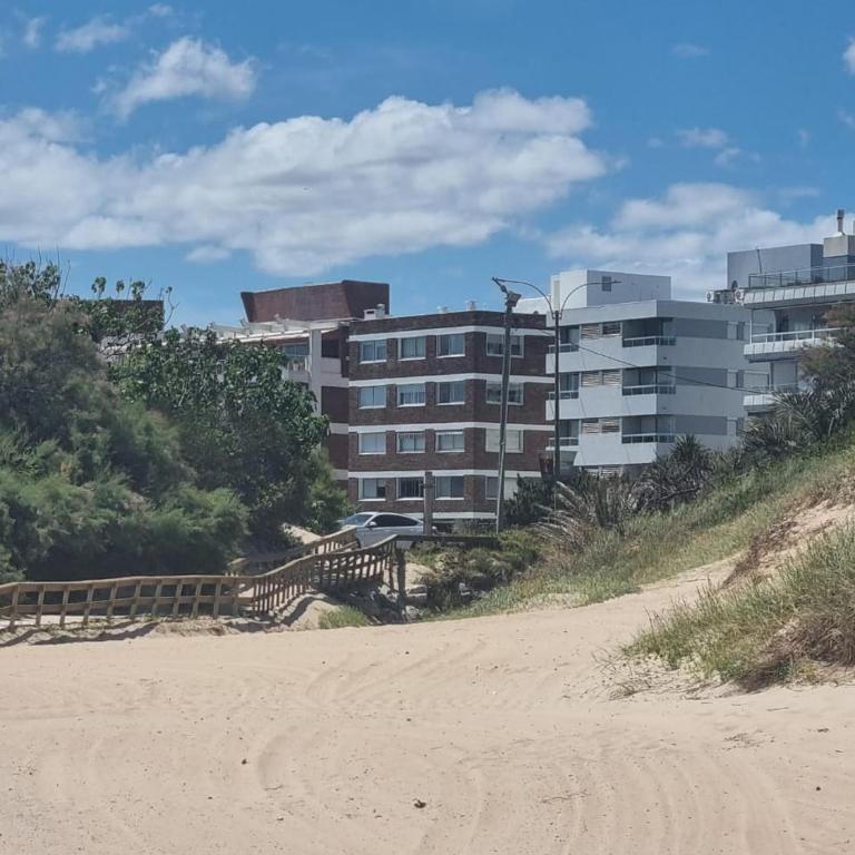 Punta del Este Vista al Mar, 3 Ambientes en Playa Mansa Parada 9 Edificio PARACAS - Two-Bedroom Apartment - 34