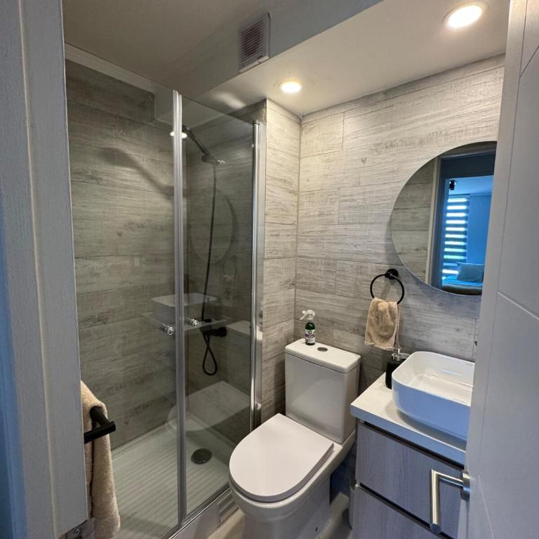 Modern and Quiet Steps from Costanera Center - Three-Bedroom Apartment - 2