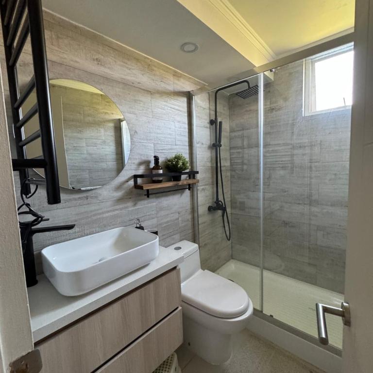 Modern and Quiet Steps from Costanera Center - Three-Bedroom Apartment - 16