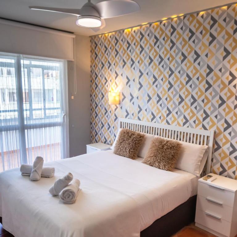 A pie de playa con Parking Privado y Workspace By DelucaCo - Apartamento de 1 dormitorio con vistas al mar - 4