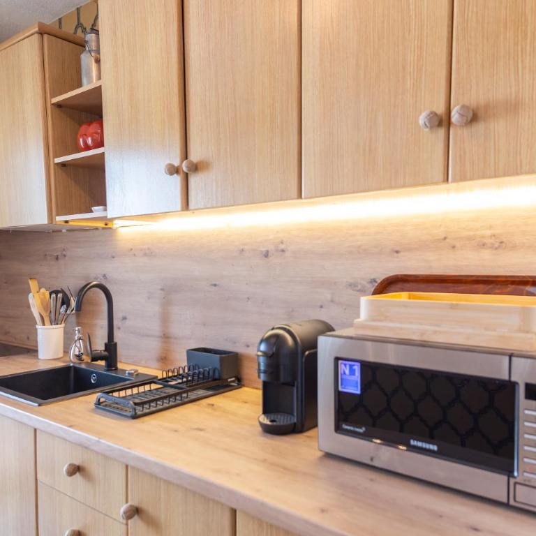 A pie de playa con Parking Privado y Workspace By DelucaCo - Apartamento de 1 dormitorio con vistas al mar - 27