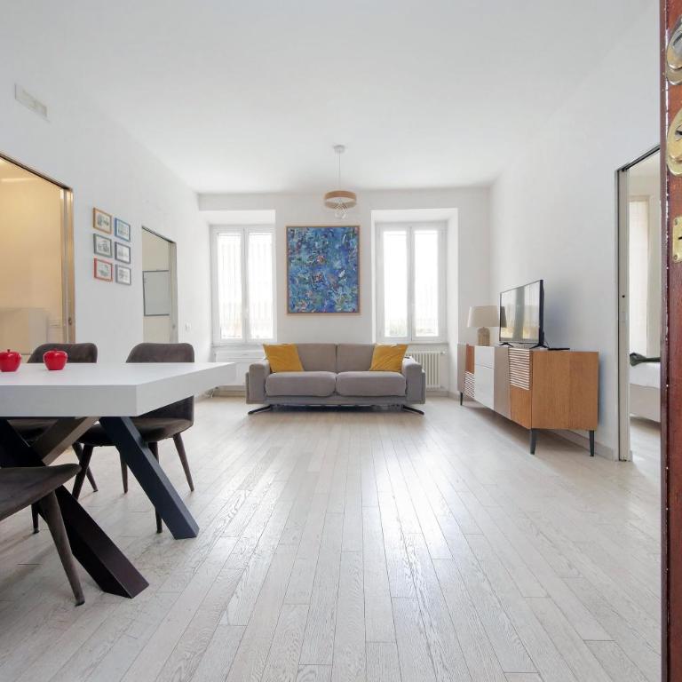 Bright Home Near Metro & Airport Trains - Appartamento con 2 Camere da Letto - 1