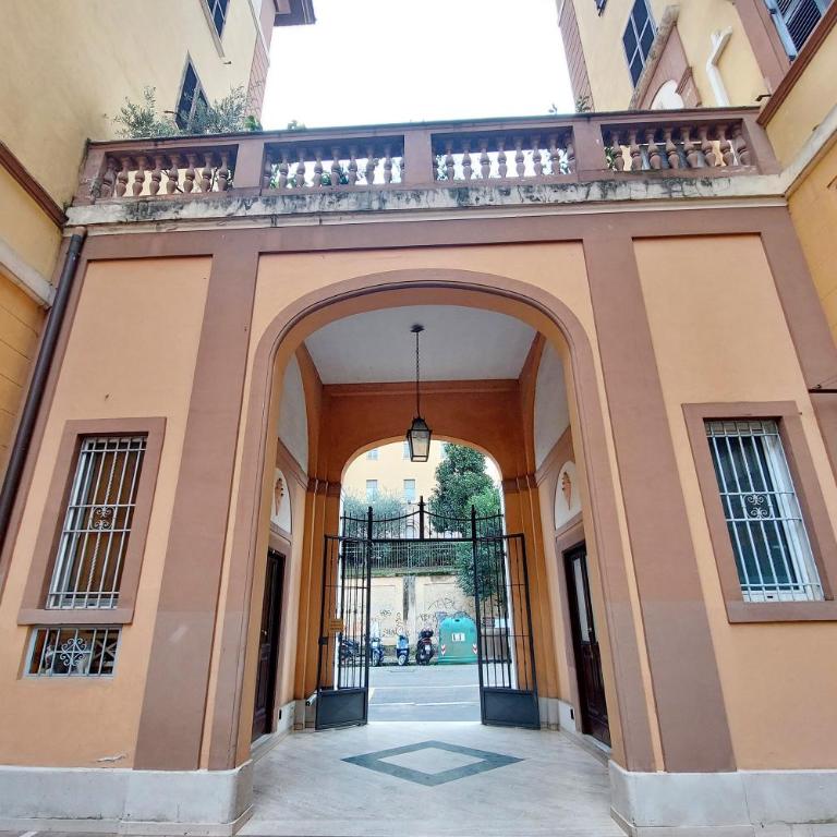 Bright Home Near Metro & Airport Trains - Appartamento con 2 Camere da Letto - 45