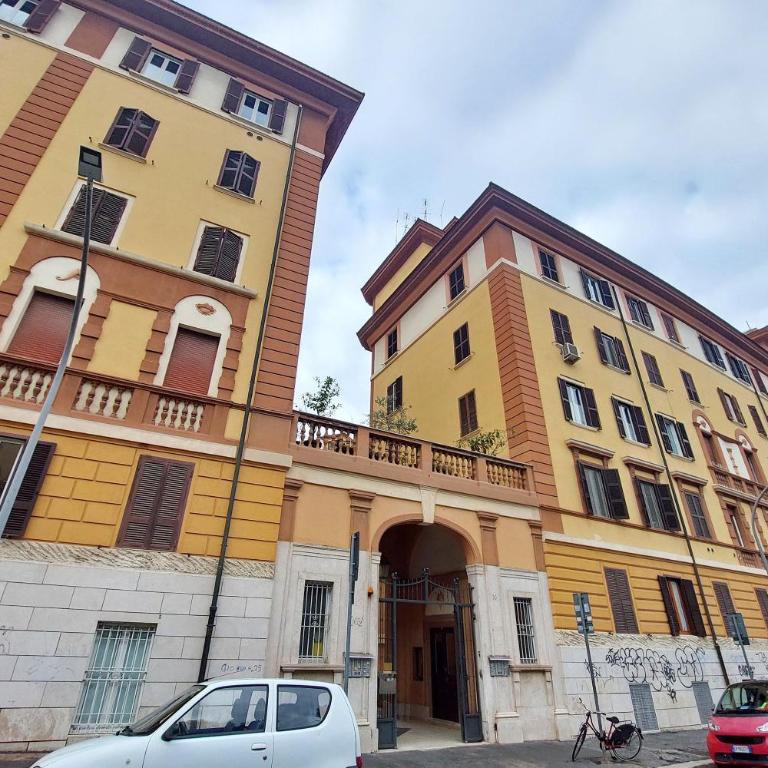 Bright Home Near Metro & Airport Trains - Appartamento con 2 Camere da Letto - 50