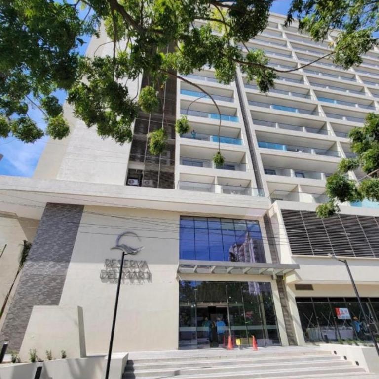 Luxury apartasuite, a unos pasos del mar Rodadero - Apartamento de 1 dormitorio - 13