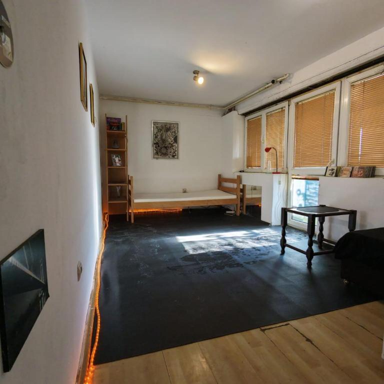 Art studio Banjica - Single Room with Balcony - 1