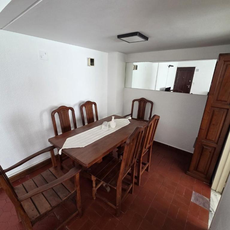 Departamento tres ambientes con cochera en Playa Grande - Apartamento de 2 dormitorios - 5