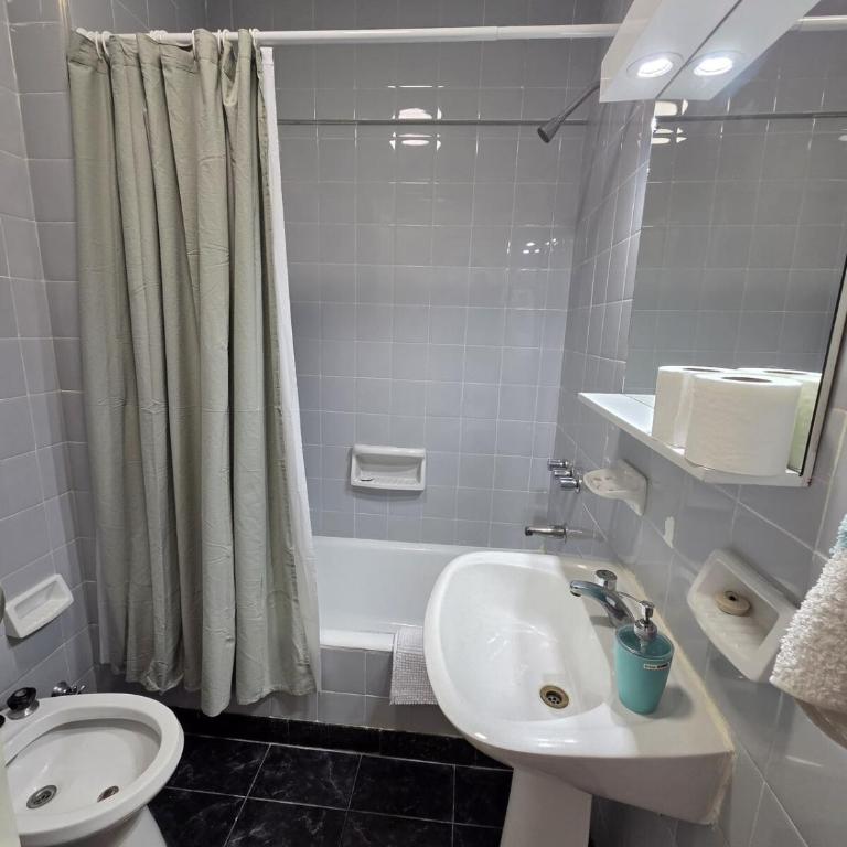 Departamento tres ambientes con cochera en Playa Grande - Apartamento de 2 dormitorios - 19
