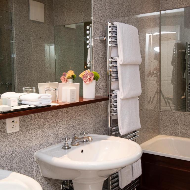 Hôtel Des Trois Couronnes & Spa - The Leading Hotels of the World - Doppelzimmer mit Seeblick - 1
