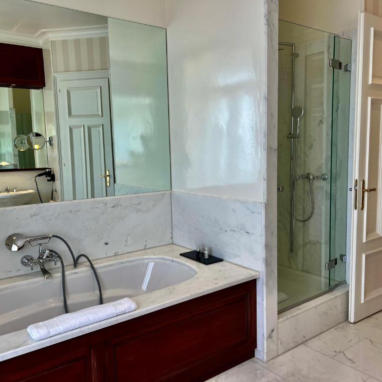 Hôtel Des Trois Couronnes & Spa - The Leading Hotels of the World - Präsidentensuite - 3