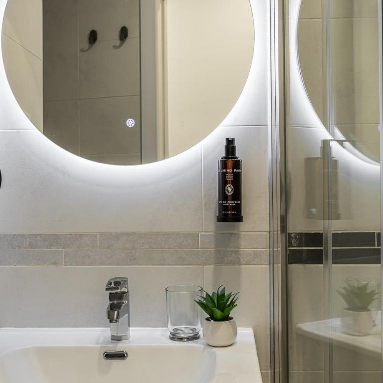 Queen's Serrano Boutique I - Alojamiento corta estancia - Two-Bedroom Apartment - 9