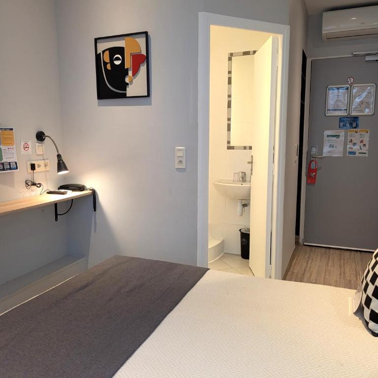 H33 Hôtel - Chambre Double Économique - 5