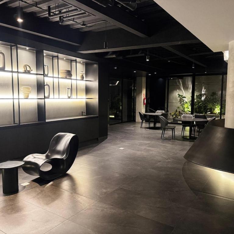 Modern Studio Steps from La Carolina Park - One-Bedroom Apartment - 5