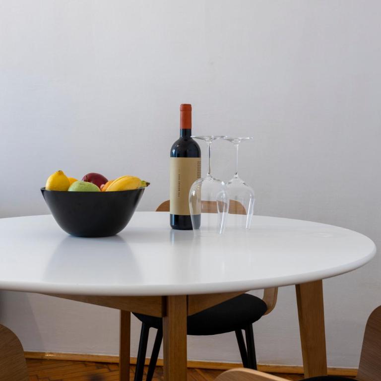 City Center Suites, Two Connected Apartments, 10 Guests - Apartment - 13