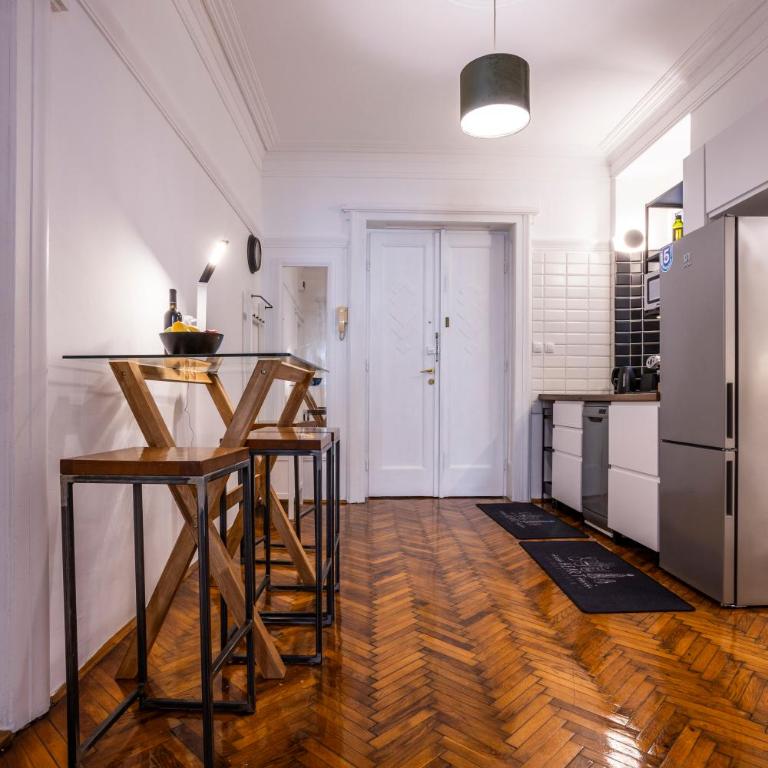 City Center Suites, Two Connected Apartments, 10 Guests - Apartment - 17