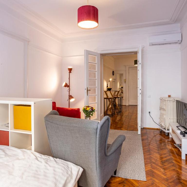 City Center Suites, Two Connected Apartments, 10 Guests - Apartment - 25