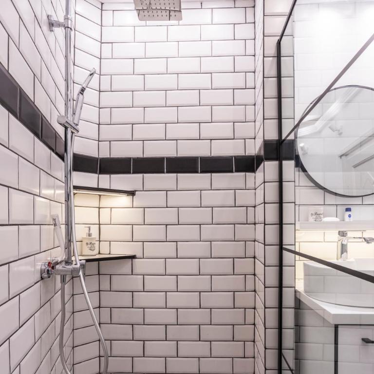 City Center Suites, Two Connected Apartments, 10 Guests - Apartment - 29