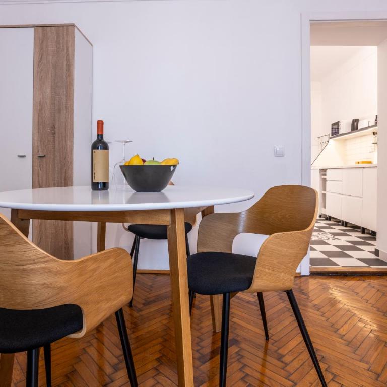 City Center Suites, Two Connected Apartments, 10 Guests - Apartment - 35