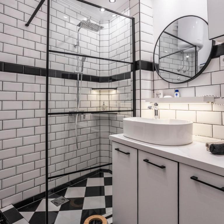 City Center Suites, Two Connected Apartments, 10 Guests - Apartment - 39