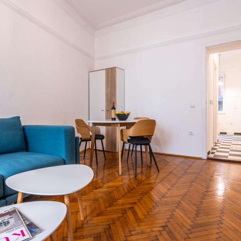 City Center Suites, Two Connected Apartments, 10 Guests - Apartment - 50