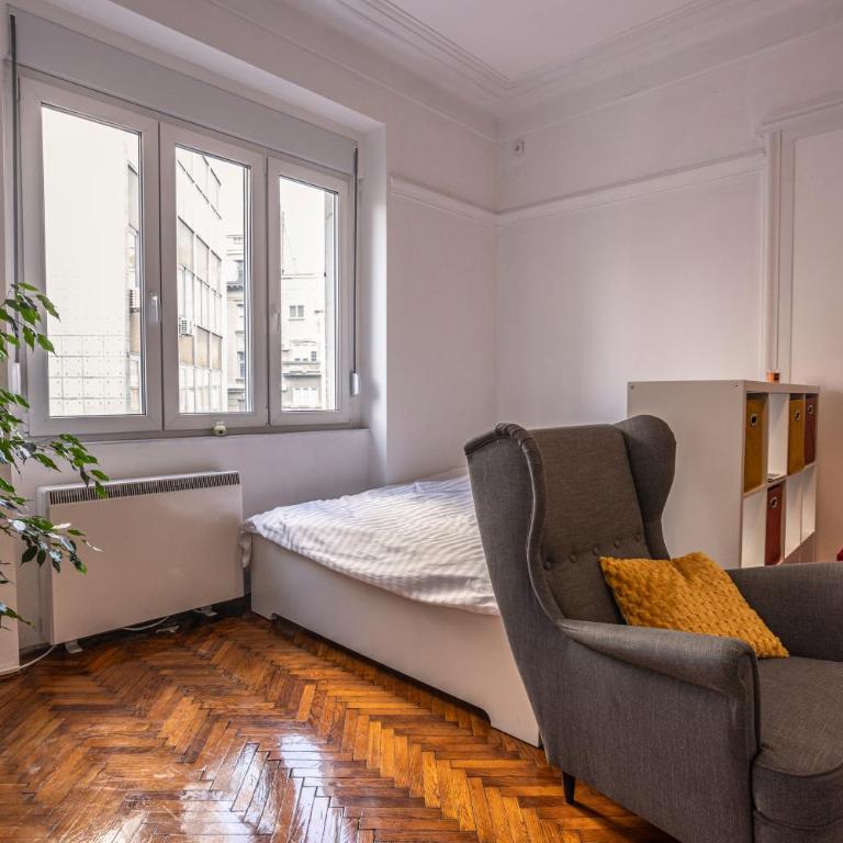 City Center Suites, Two Connected Apartments, 10 Guests - Apartment - 65