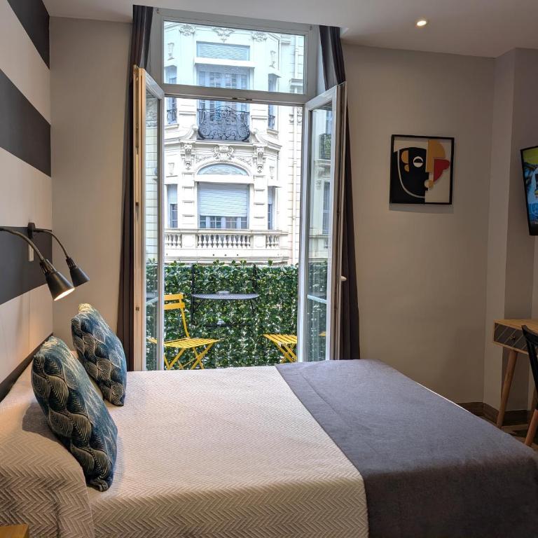 H33 Hôtel - Chambre Double avec Balcon - 17