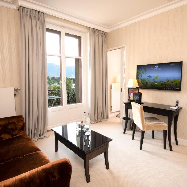 La Résidence des Trois Couronnes - Horizon Suite - Partial lake view & balcony - 5