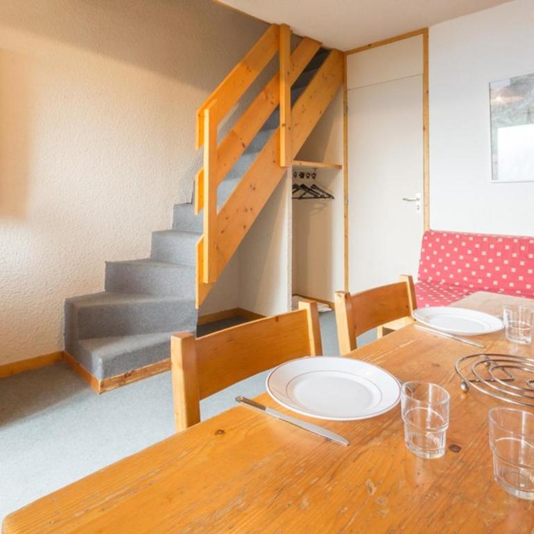 Appartement fonctionnel proche pistes, balcon vue vallée, 6/7 personnes - Three-Bedroom Apartment - 1
