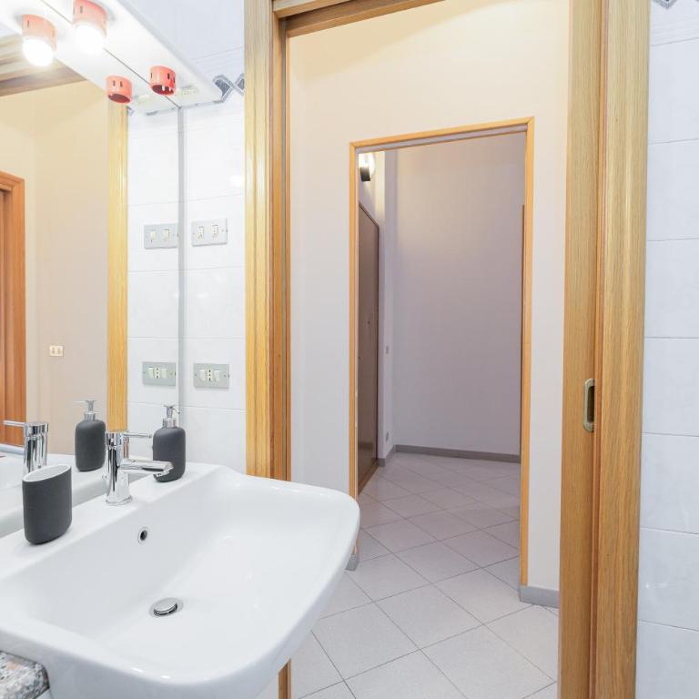 Principe Amedeo Home - Appartamento con 1 Camera da Letto - 13