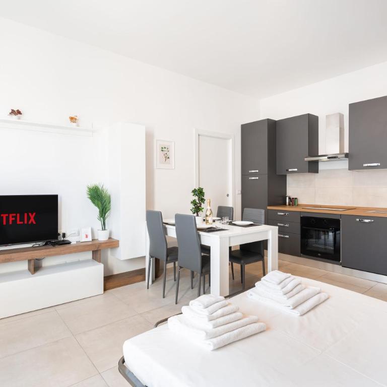 Arcade - 10 minutes walk to Piazza Maggiore - One-Bedroom Apartment - 2