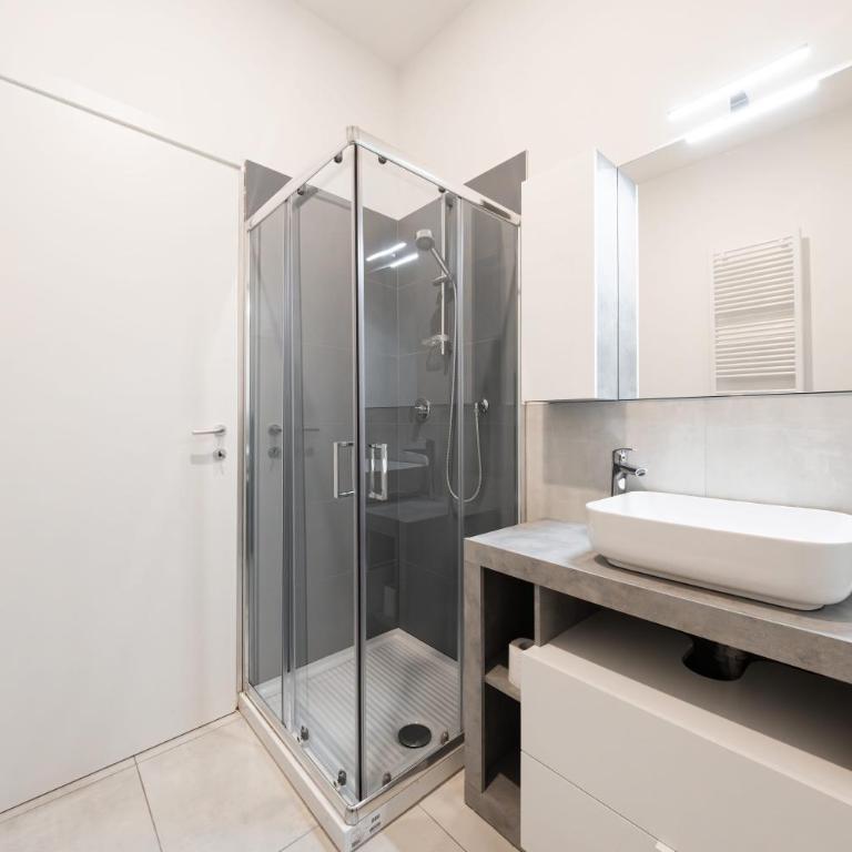 Arcade - 10 minutes walk to Piazza Maggiore - One-Bedroom Apartment - 20