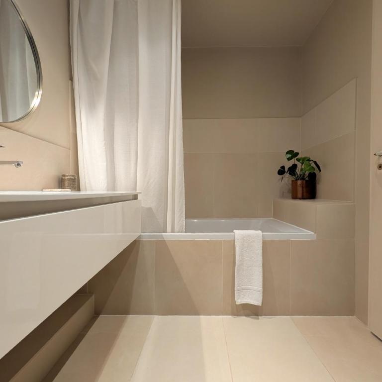 Provencal Escape - Suite with City View - 22