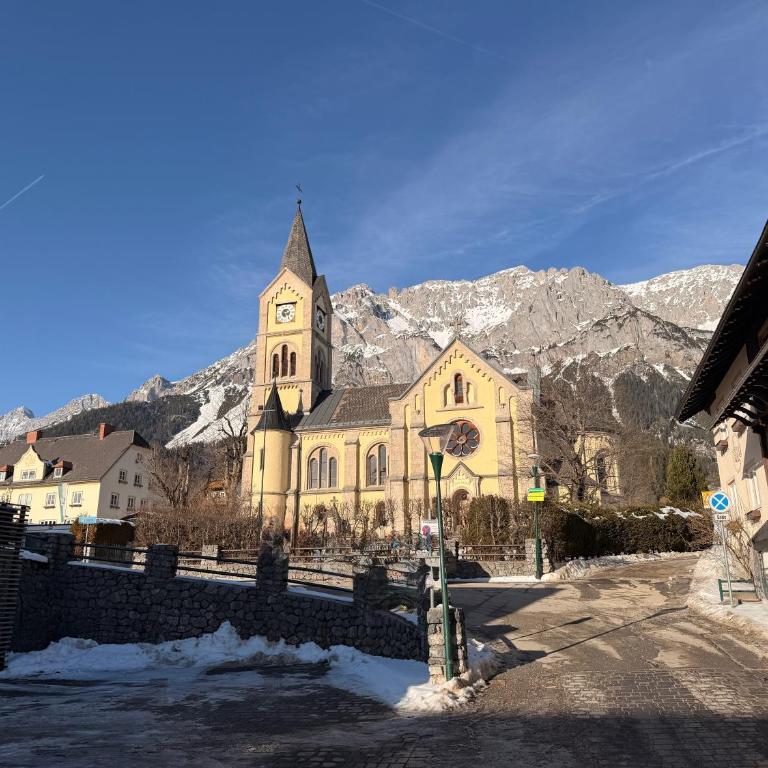 Dachsteinblick Haus im Ennstal - 5 min to Schladming - Sauna - Free Parking - Apartment mit 2 Schlafzimmern - 8