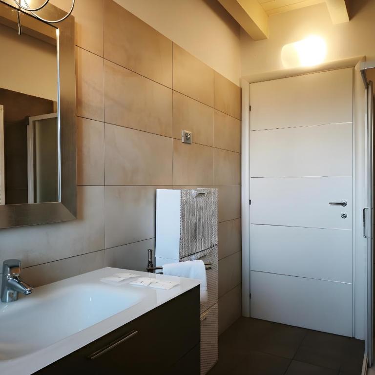 Gasparina Pool Lakeview & Terrace Apartment - Appartamento con 2 Camere da Letto e Vista Lago - 21